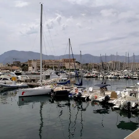 Domus Vucciria パレルモ